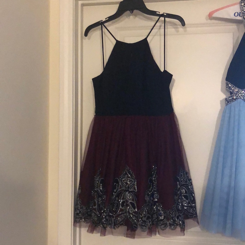 Dress - Picture 2 of 4